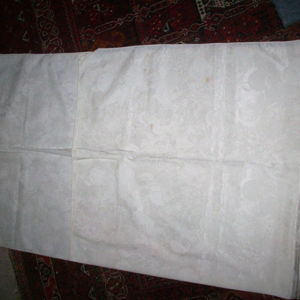 Vintage tablecloth Cotton Blend damask Ivory Tuscany Fruit 52”x70” Mervyns 80's